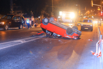  بالصور: إصابة متوسطة لشخصين بحادث انقلاب مركبة شمال مدينة يافا 